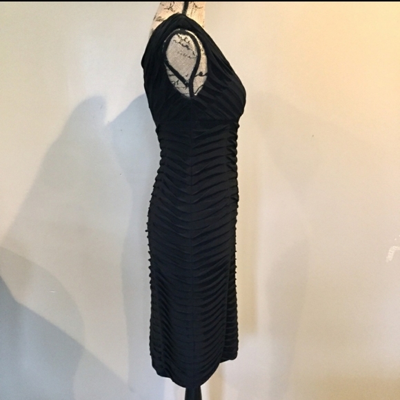 Adrianna Papell V neck tiered dress - Picture 4 of 7